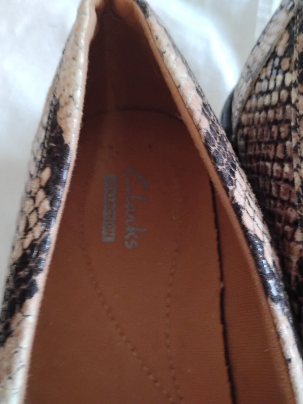 Clarks Collections Brown Leather Snakeskin Motif Sz. 8tif Loafers Sz. - Picture 6 of 6